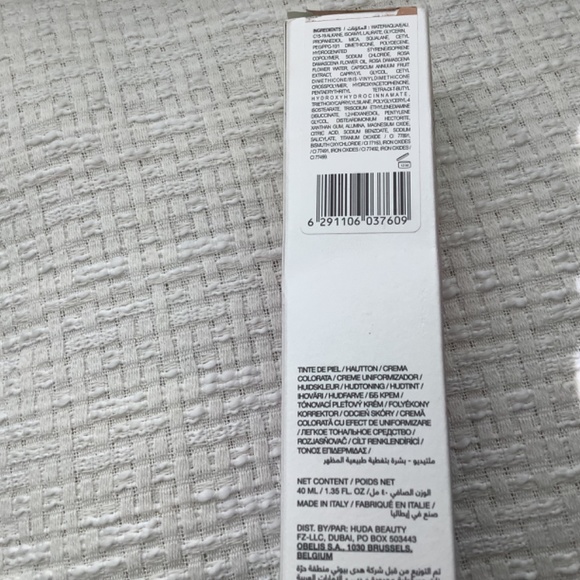 Glowish Skin Tint-foundation - Picture 4 of 7